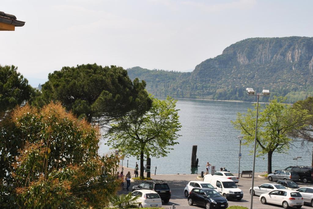 Albergo Alla Rocca Гарда Экстерьер фото