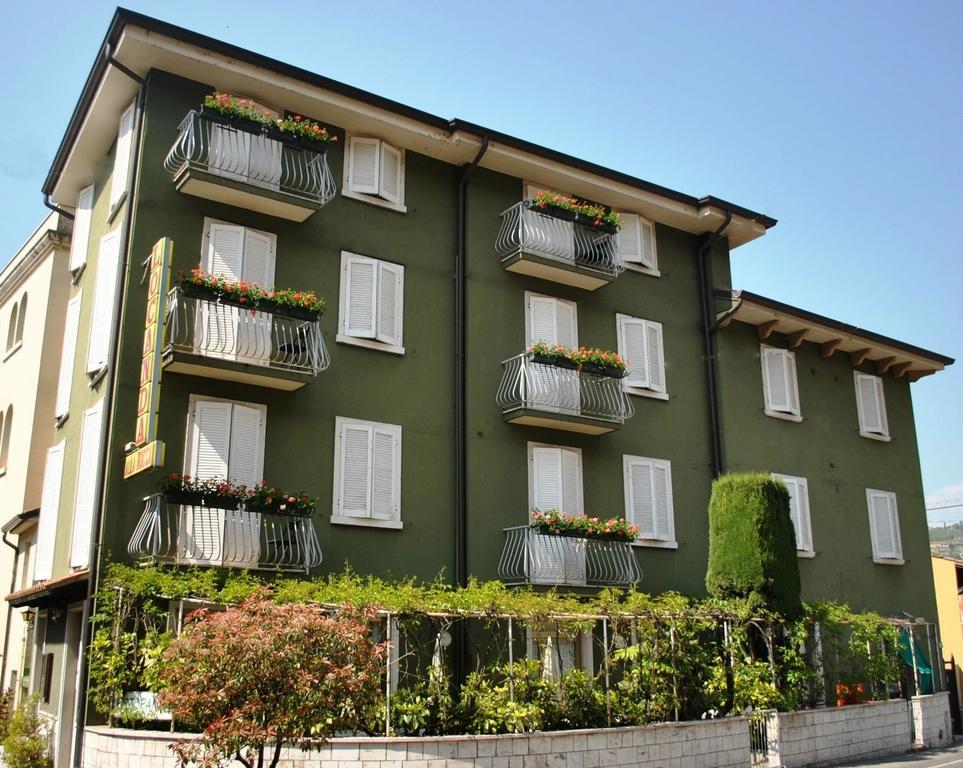 Albergo Alla Rocca Гарда Экстерьер фото
