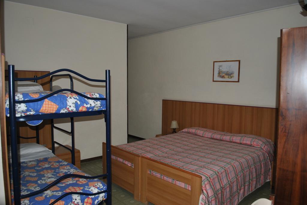 Albergo Alla Rocca Гарда Номер фото