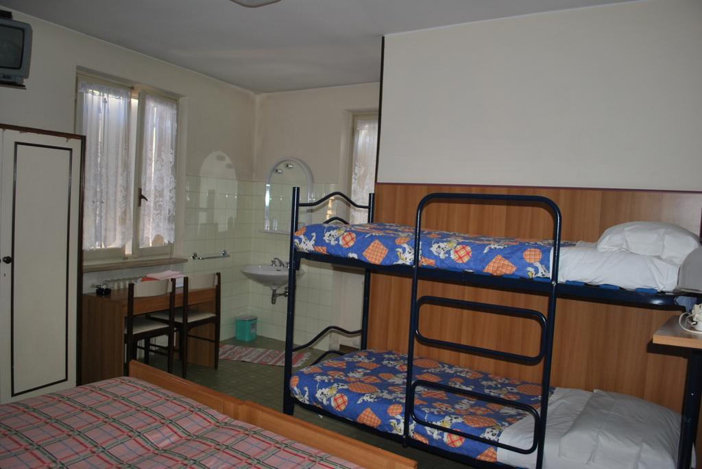 Albergo Alla Rocca Гарда Номер фото
