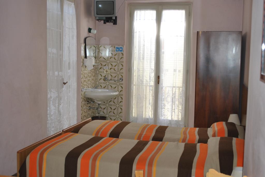 Albergo Alla Rocca Гарда Номер фото