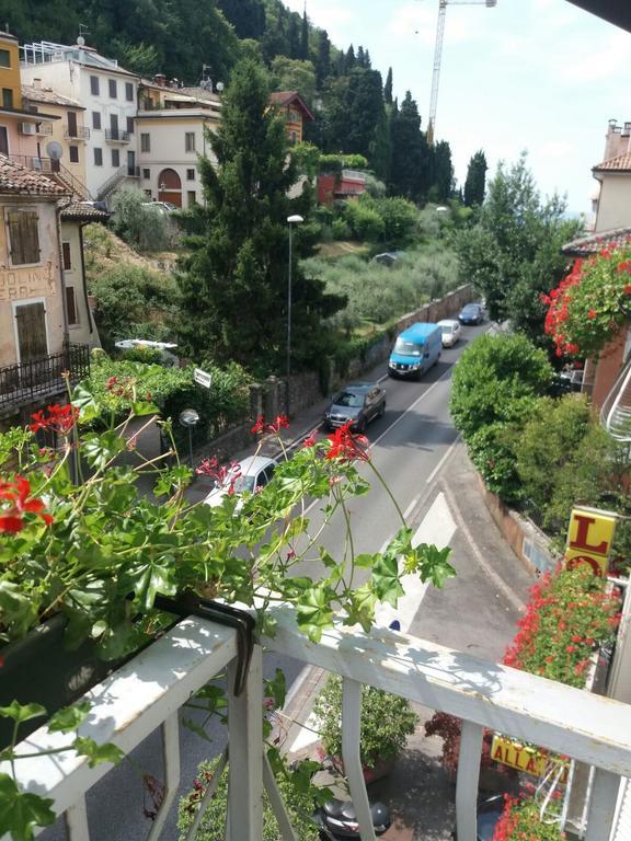 Albergo Alla Rocca Гарда Экстерьер фото